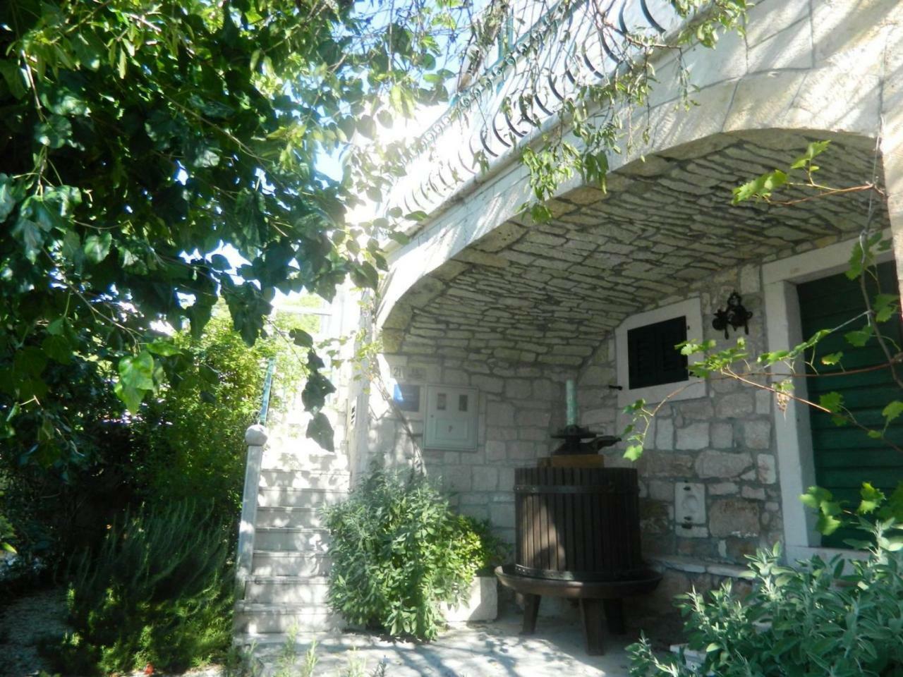 Villa Nikola Brela Exteriör bild