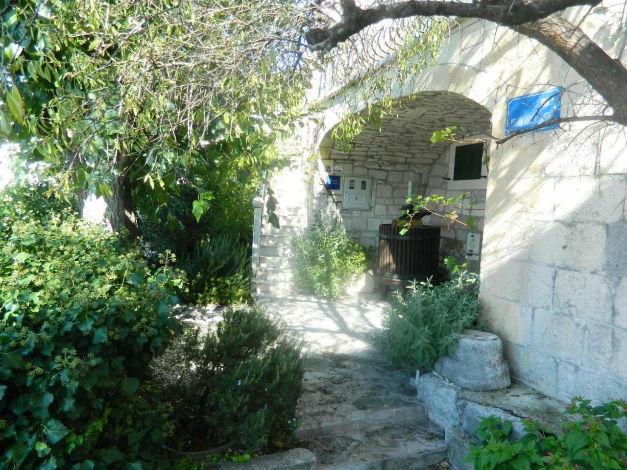 Villa Nikola Brela Exteriör bild